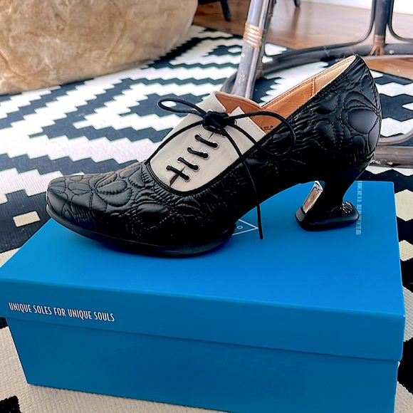 John Fluevog Shoes - NWT John Fluevog lotus sole talk side lace up shoes size 9